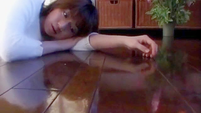 Lonely Horny Babe Masturbates Solo to Reach Mind-blowing Orgasm