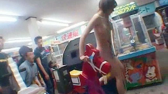 Seductive Lassie Gives Steamy Head For Pleasure Seeking Stud