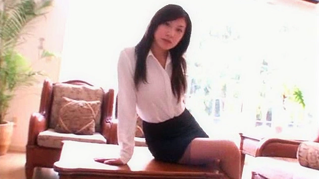 Insatiable Japanese Solo Girl 18+ Showcases Her Seductive Body