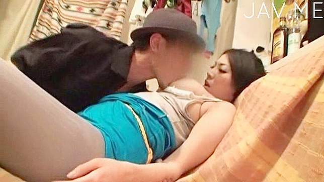 Hot Japanese Pornstar Shows Off Her Stunning Body Curves