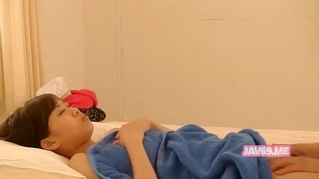 Hot Asian Beauty Takes Big Cock Deep Into Her Pussy
