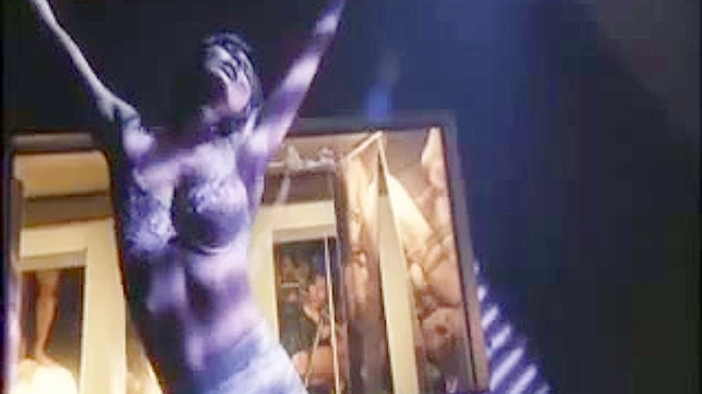 Juicy-Busted Girl 18+ Gives Mouthwatering Blowjob To Thick Cock