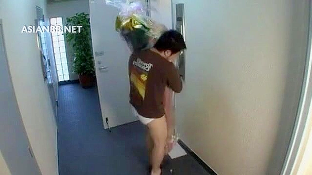 Sizzling Hot Japanese Beauty Gets Railed Hard Until Cumming