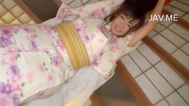 Cute Japanese Beauty Enjoys Passionate Bang Fest