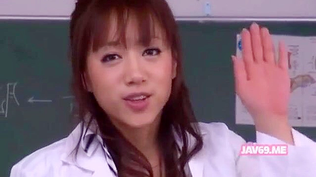 Sizzling Hot Japanese Babe Enjoys Hard Bangin' Orgasm Fest