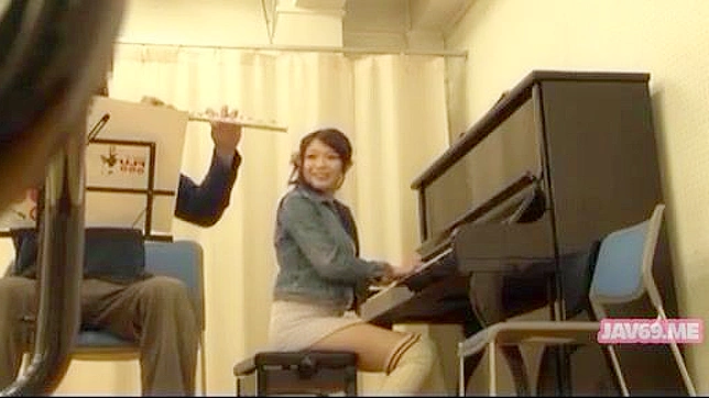 Cute Japanese Beauty Gets Hard Fucked by Big Cock Expert