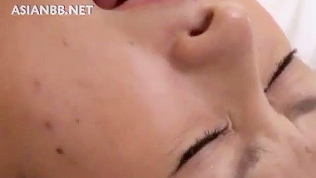 Sizzling Hot Japanese Babe Takes Hard Cock Deeply