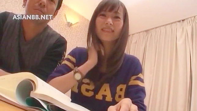 Sizzling Hot Japanese Babe Gets Fucked Hard & Deep