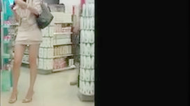 Seductive Asian Beauty Shows Off Her Perfect Ass