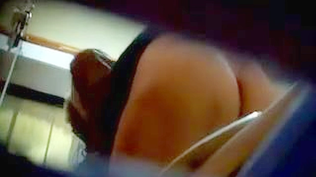 Toilet Pleasures - Hot Babe Squats & Shows Her Secrets