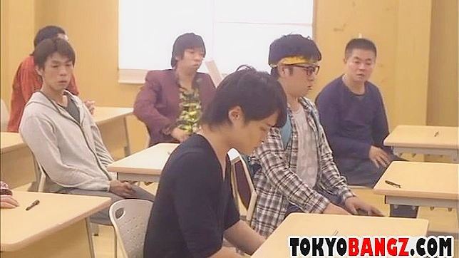 Tutor Gets Seduced by Student's Hot Cunninglingus Skills