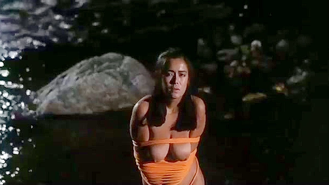 Sexy Blonde Barbie Dazzles by Showing Off Her Hot Body Curves