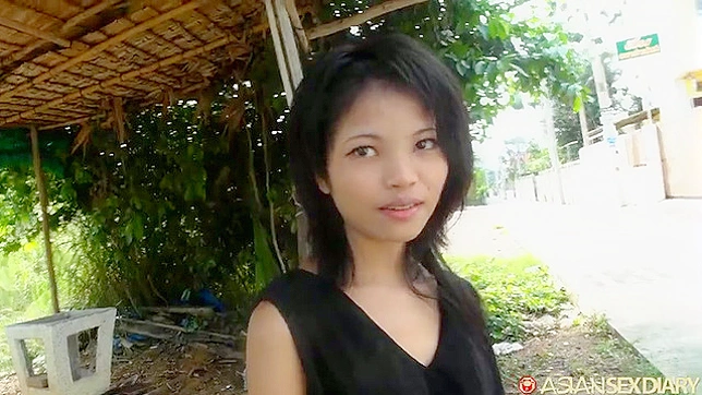 Seductive Cutie Gets Tempted into Steamy Bedroom Action