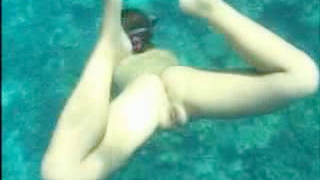 Amateur Asian Chick Fingered Underwater While Giving Blowjob