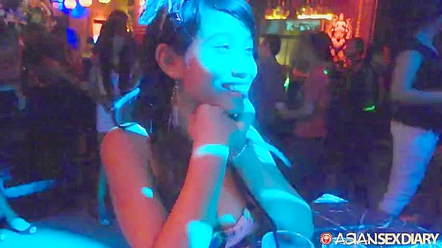 Seductive Vamp Sucking Cock Hard For Orgasmic Blissful Ride