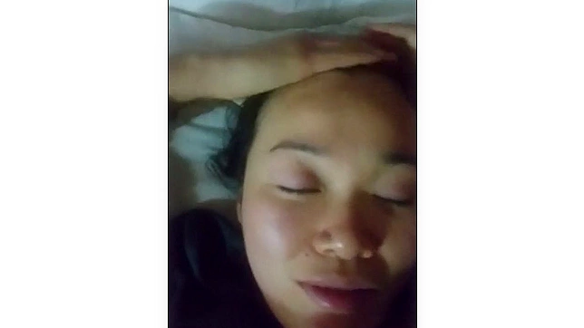 Sultry Amateur Asian Babe Gets a Hot Facial Finish