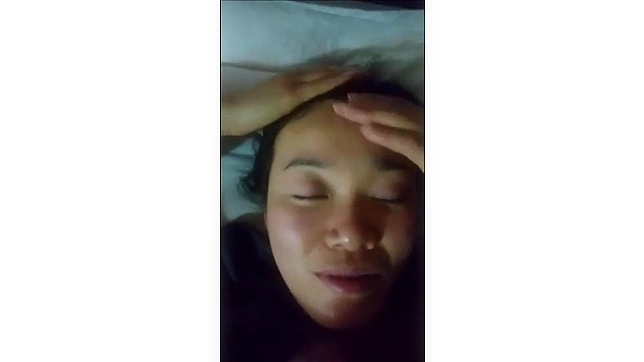 Sultry Amateur Asian Babe Gets a Hot Facial Finish