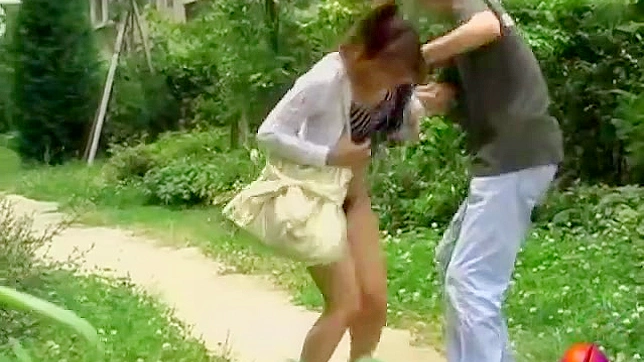 Parker Strolls With No Panties; Gets Sharked by Japan Whores Urgently