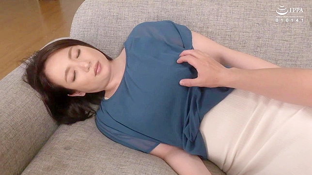 Son Craves Plump Pussy, Fucks Curvy Japanese Mom Secretly on Bed