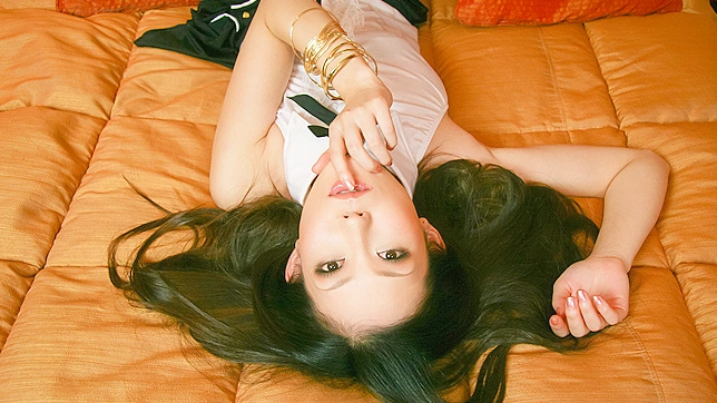 Naughty Yui Komine Tempts You Into Sinful Pleasures