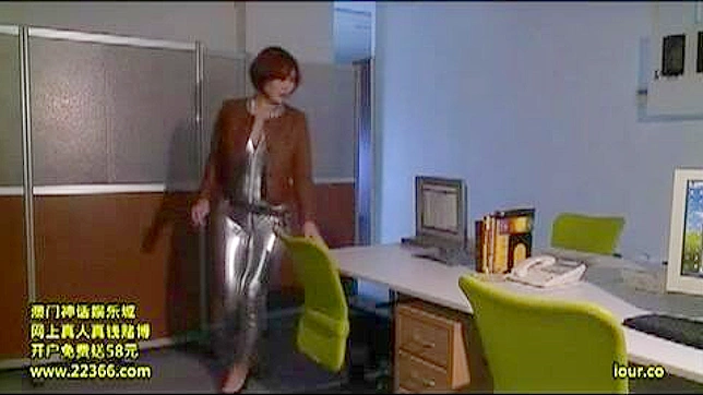 Sultry Japanese Spy Gets Fucked by Mysterious Mafia Boss