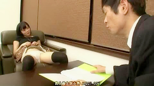 Hot Japanese Boss Gives Mind-Bending Blowjob at Work Sessions