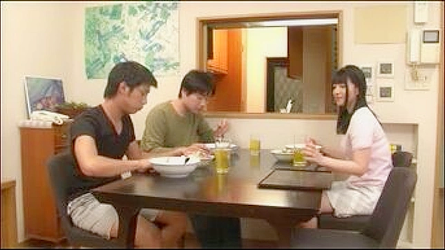 Ai Uehara Halts Fight with Seductive Kisses & Teasing