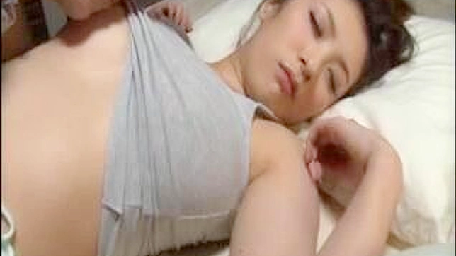 ARest Oriental Beauty Wakes Up to Steamy Midnight Sex Act