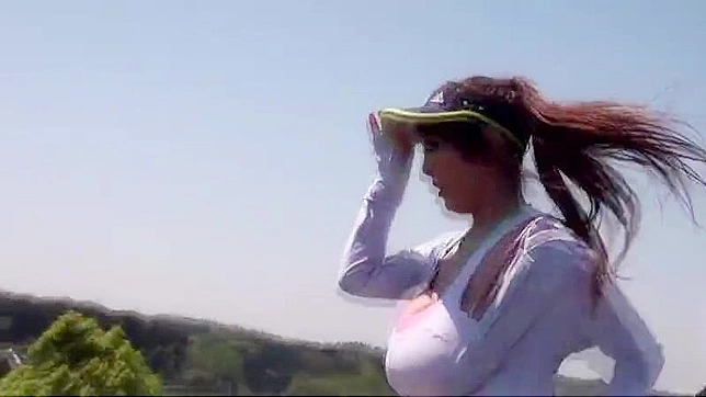 Hitomi Tanaka Gives Jogging Boobjob To Her Hot Coach