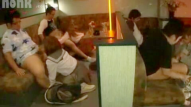 Hot Oriental Group Gives Blowjobs in Broad Daylight