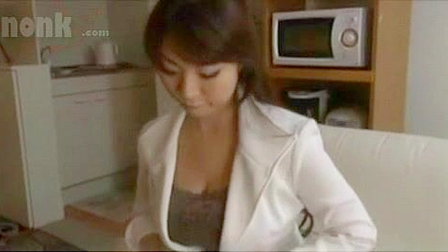 Seductive MILF Takes Charge in Pleasurable Japanese Solo Act