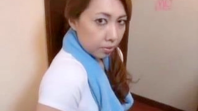 Sexy MILF Pounds Hard & Climaxes With Deafening Screams