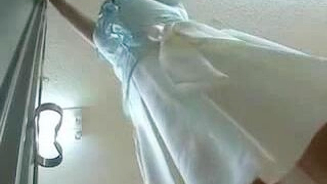 Sneaky Peek at Seductive Milf's Steamy Shower Showers