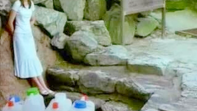 Asian Street Sex - Hot Babe Gets Fucked Hard Outdoors