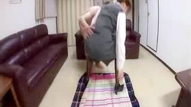 Passionate Japanese Bombshell Delivers Explicit Pleasures Live