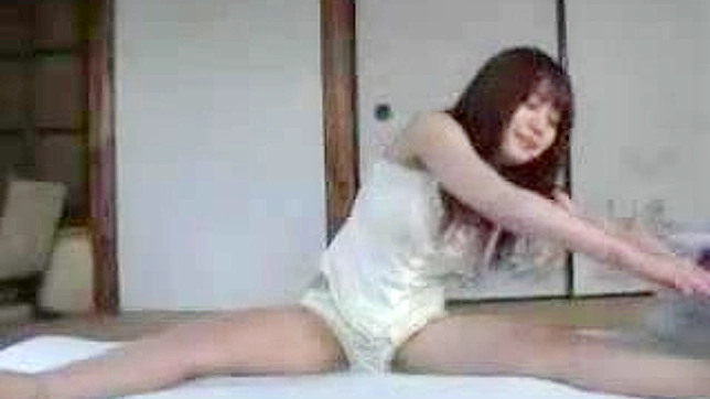 Seductive Lingerie Queen Tempts in Hot Japanese Scenes