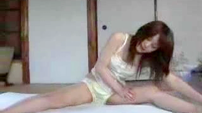 Seductive Lingerie Queen Tempts in Hot Japanese Scenes