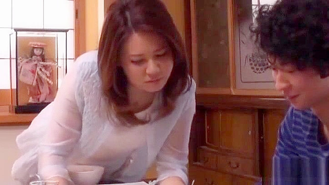 Sultry Japanese MILF Gives Hot Booty Sex Tutorial