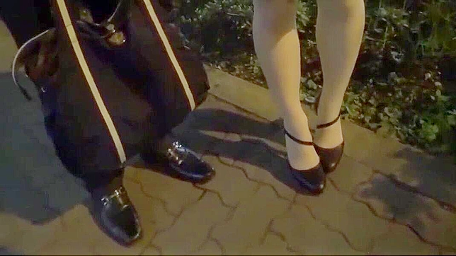 Office Lady in Lingerie Offers Sexy Hairy Pussy Cunnilingus