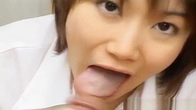Seductive Japanese Milf Shows Her Expert Blowjob Tricks Live