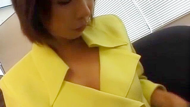 Naughty Japanese Milf Gives Hot Blow Job & Pussy Lick Before Fuck