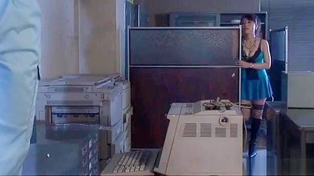 Juicy Japanese Milf Gives Mouthwatering Office Blowjob Before Swallowing Cum