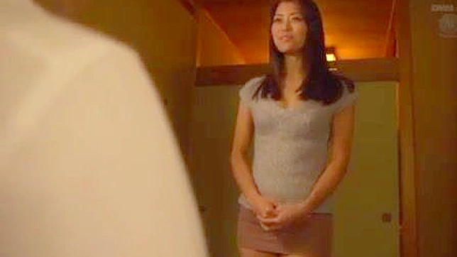 Wild Fucking Fest! Screaming Woman Goes Crazy Under Hard Thrusts!