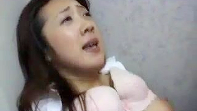 Hot Japanese Quickie Caught On Camera in Public Place