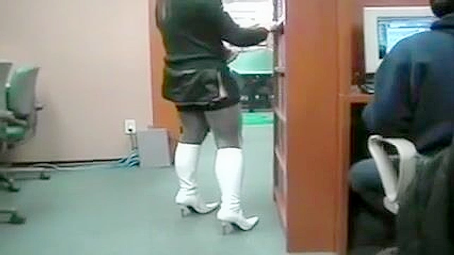 Japanese Porn Stars Enjoy Extreme Public Sex Thrills Live!