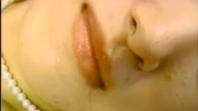 Sizzling Seduction - Steamy Finger Play and Wet Kisses Heat Up