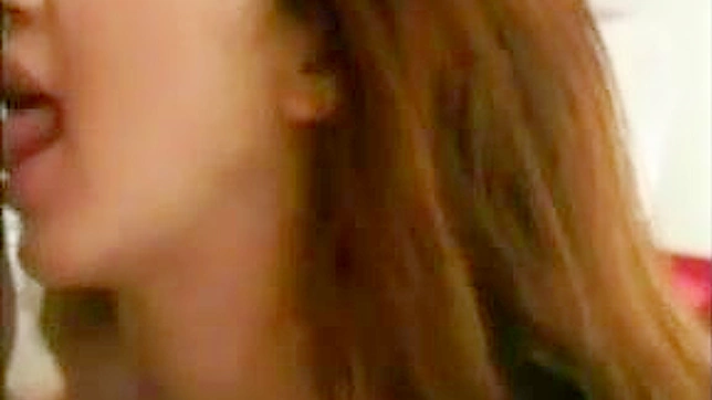 Sizzling Seduction - Steamy Finger Play and Wet Kisses Heat Up