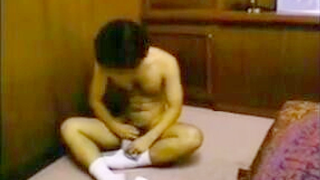 Sizzling Seduction - Steamy Finger Play and Wet Kisses Heat Up