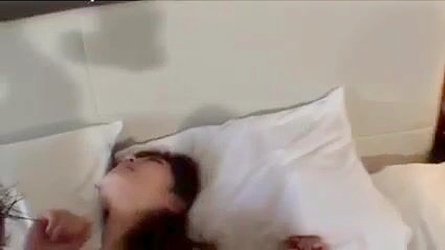 Sizzling Japanese MILF Screams Pleasure In Climactic Showdown