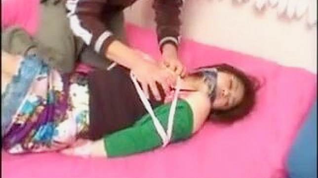 Submissive Asian Beauty Pleasures Her Man Fully Before Sex